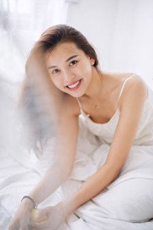 被男朋友扒衣捏奶头